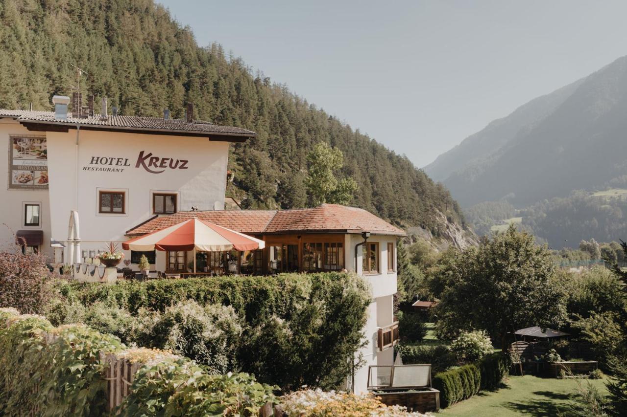 Hotel Kreuz プフンツ エクステリア 写真